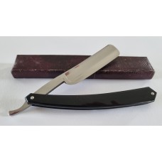 New Old Stock Dreidecker Solingen 6/8 inch Straight Razor with Black Scales