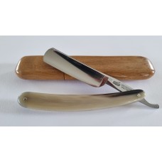 New Old Stock Dreidecker Solingen 6/8 inch Straight Razor with Horn Scales